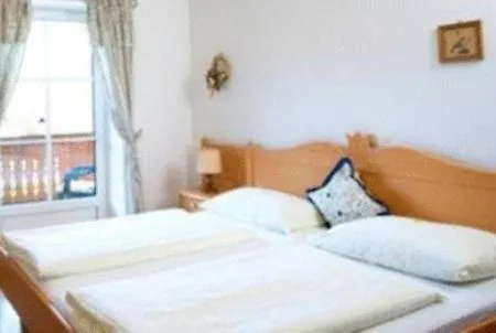 게스트하우스 Gasthof Neumayr 3*